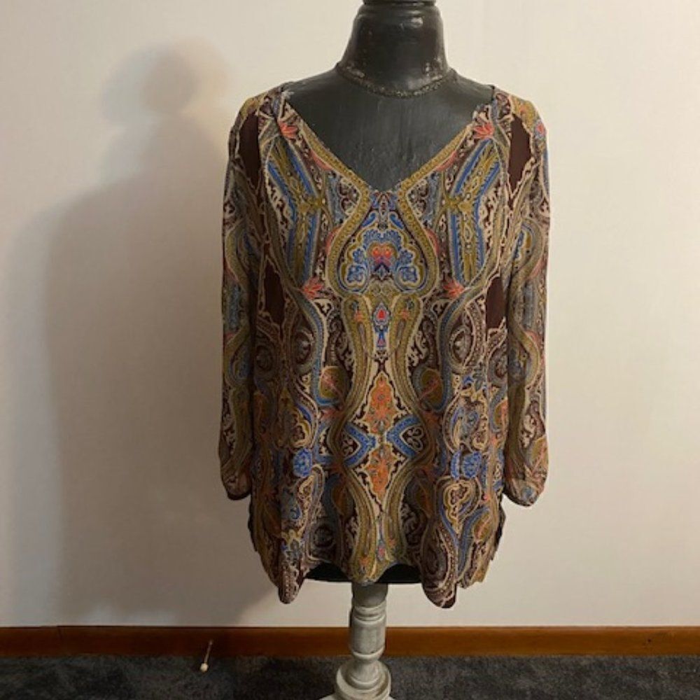 Glam multi-color 3/4 sleeves V-neck sheer tunic. size S
